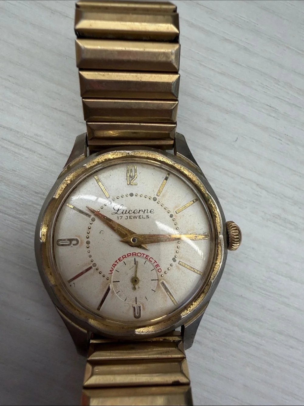 Vintage Lucerne 17 Jewel Gold-Tone Wristwatch with White Dial